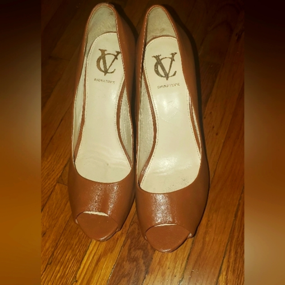 VC Vero Cuoio Signature 9.5 Peep Toe Brown Leather Heels